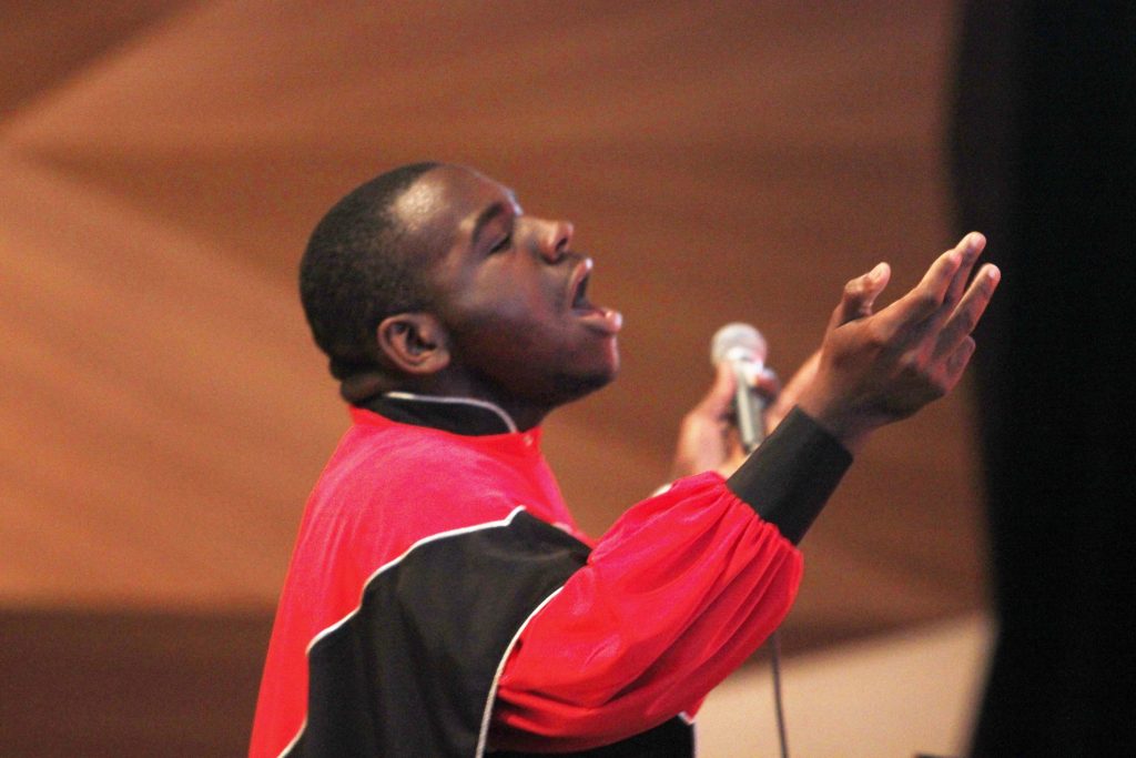 Gospel singer performing at Wolfson Campus.