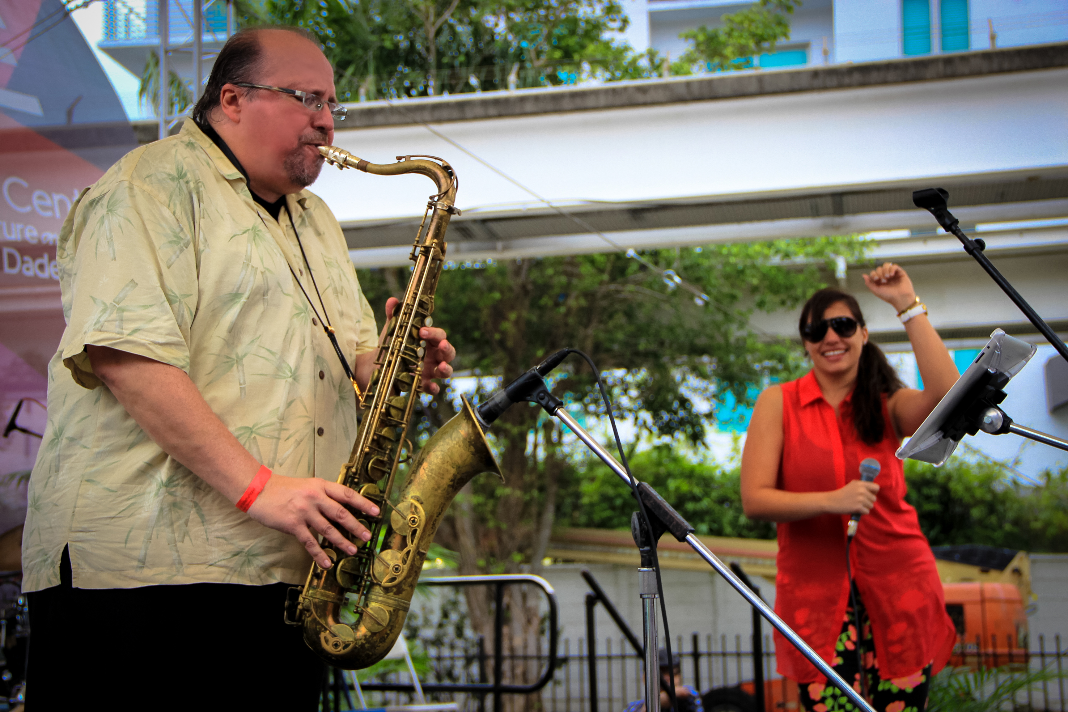 Ed Calle performing.