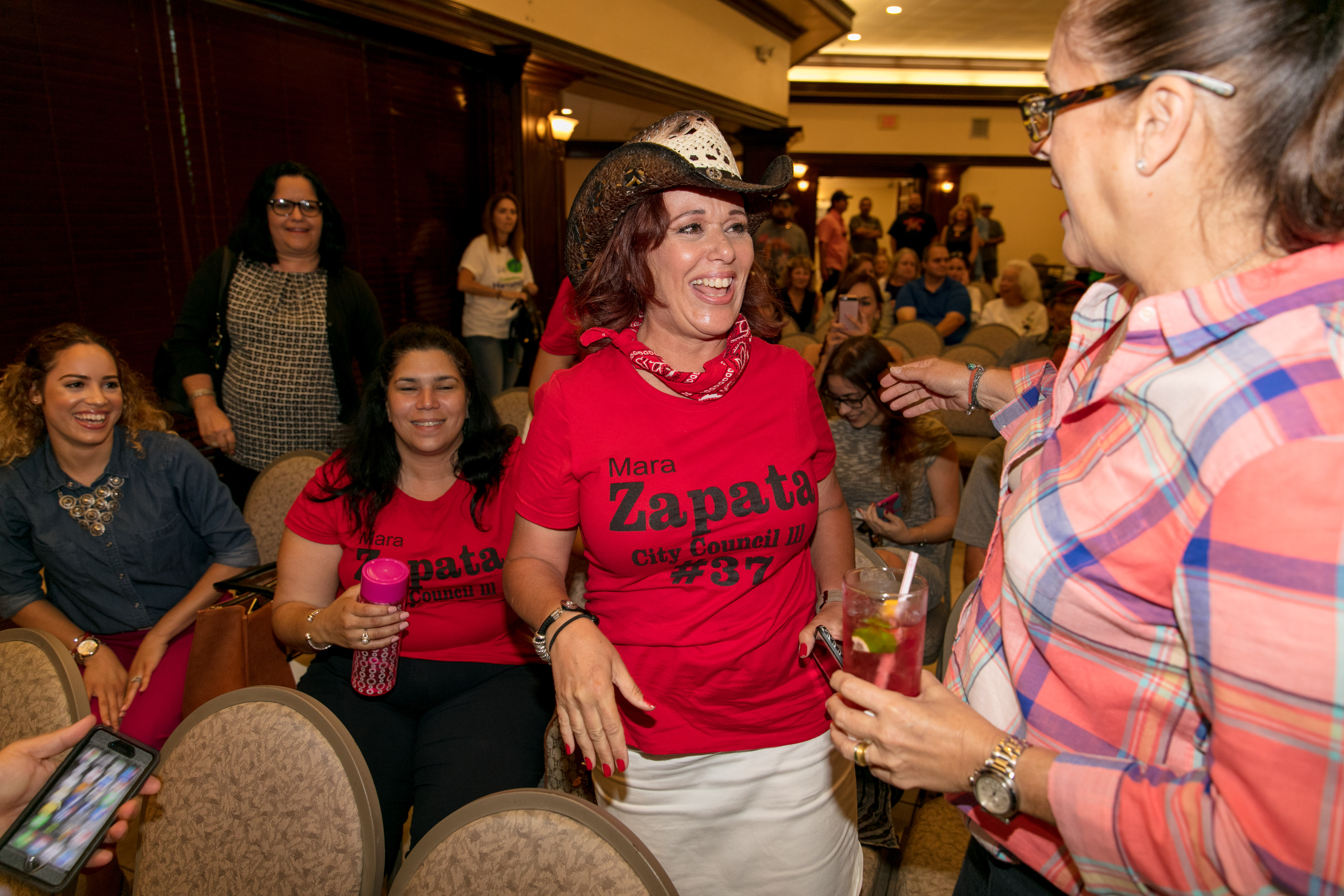 Mara Zapata celebrating her victory.
