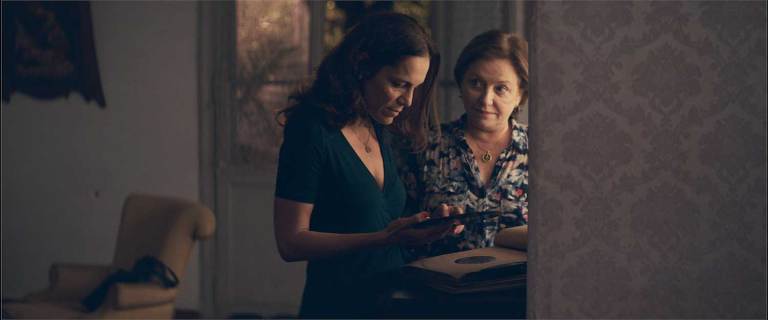 A scene from The Heiresses.