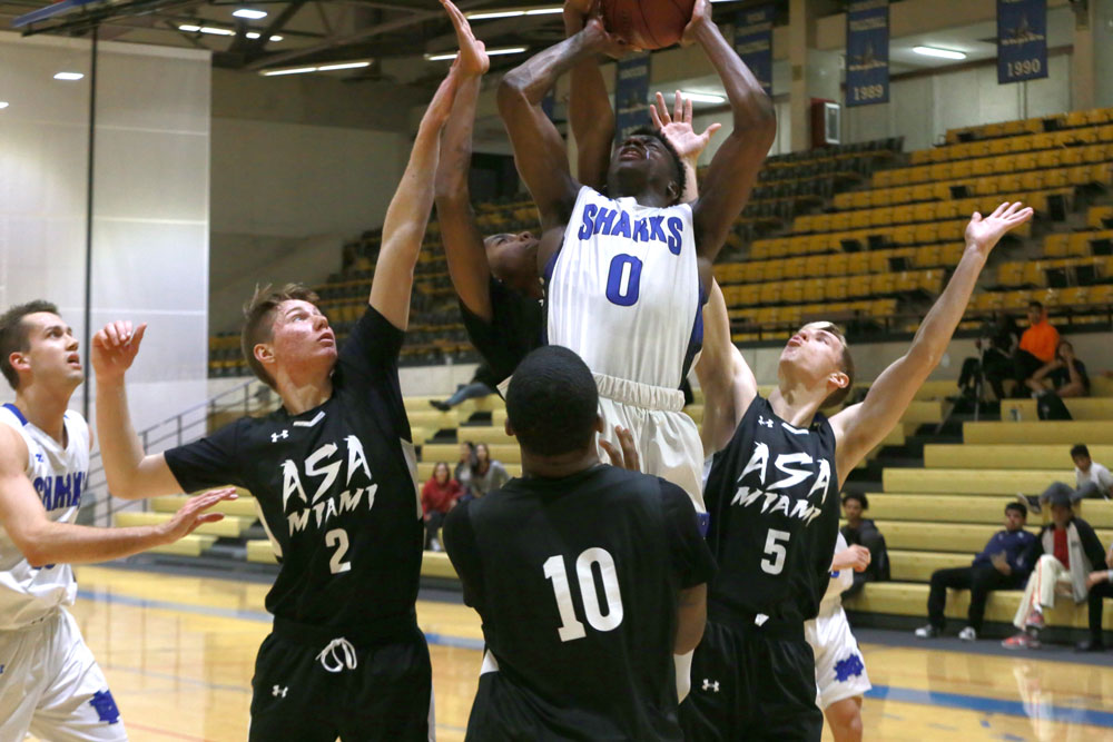 Elton Walker about to make a basket.
