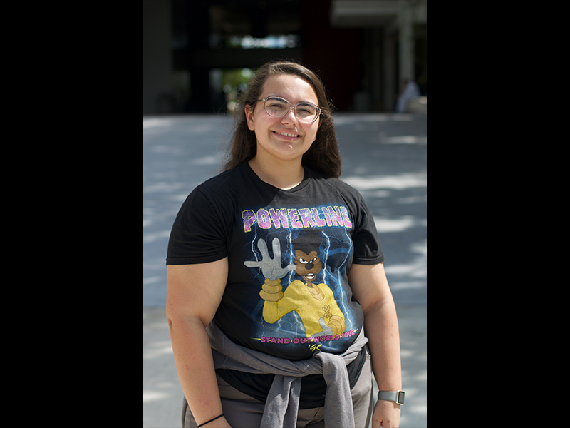 Jane Negreiga received the 2019 Rosendo Rosell Scholarship.