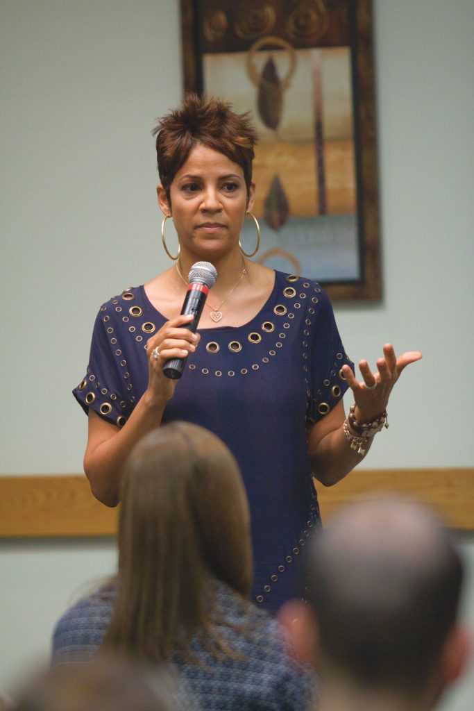 Tracy Mourning speaking with students at Kendall Campus.