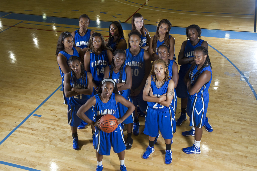 Group photo of the Lady Sharks basketball team.