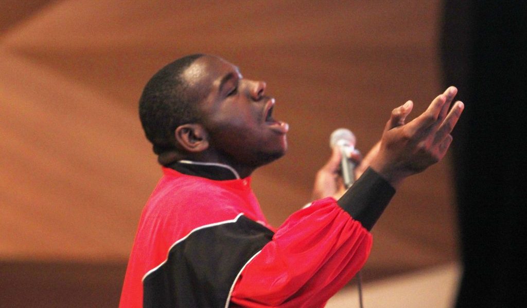 Gospel singer performing at Wolfson Campus.