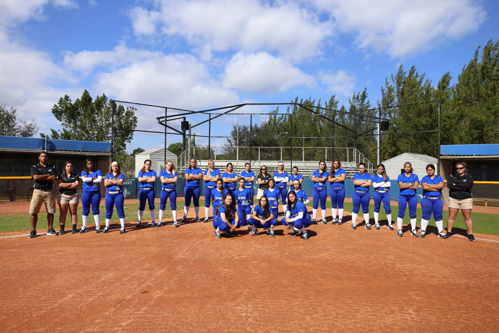 Photo of MDC Lady Sharks softball team.