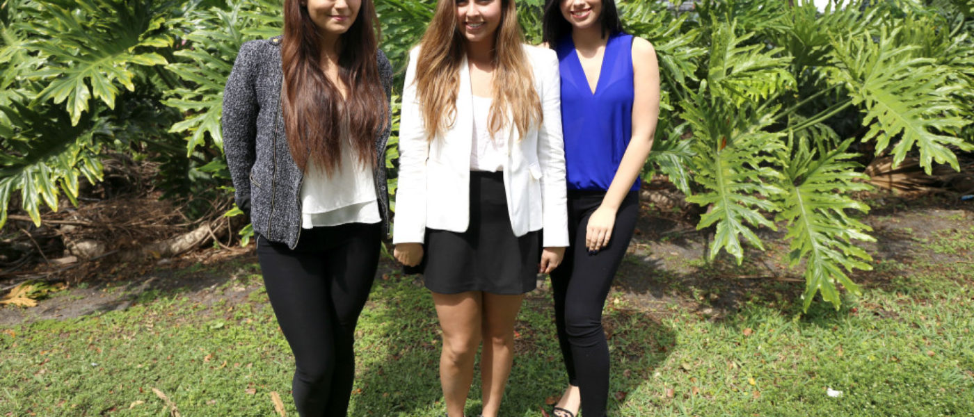 Journalism students Maria Vizcaino, Nicolette Perdomo and Daniela Molina.
