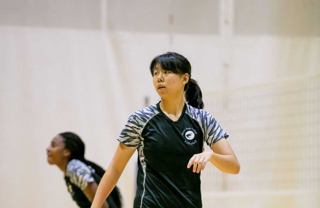 Photo of Sun Wenting on the court.