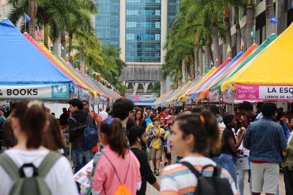 Large crowd at the Book Fair.