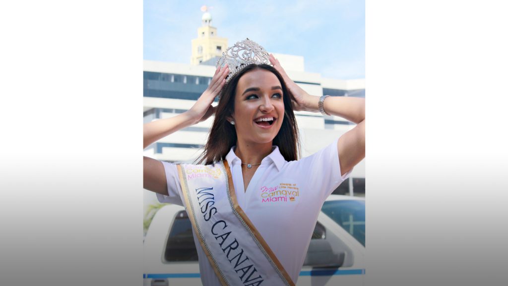 Camilla Cuesta with her Miss Carnaval crown.