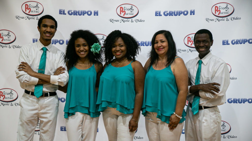 Hellen Rivas with her parents and siblings.