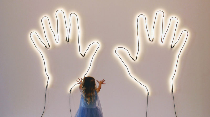 Hands light sculpture
