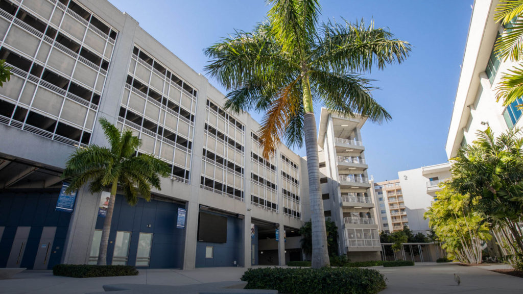 Hialeah Campus drive-thru distribution