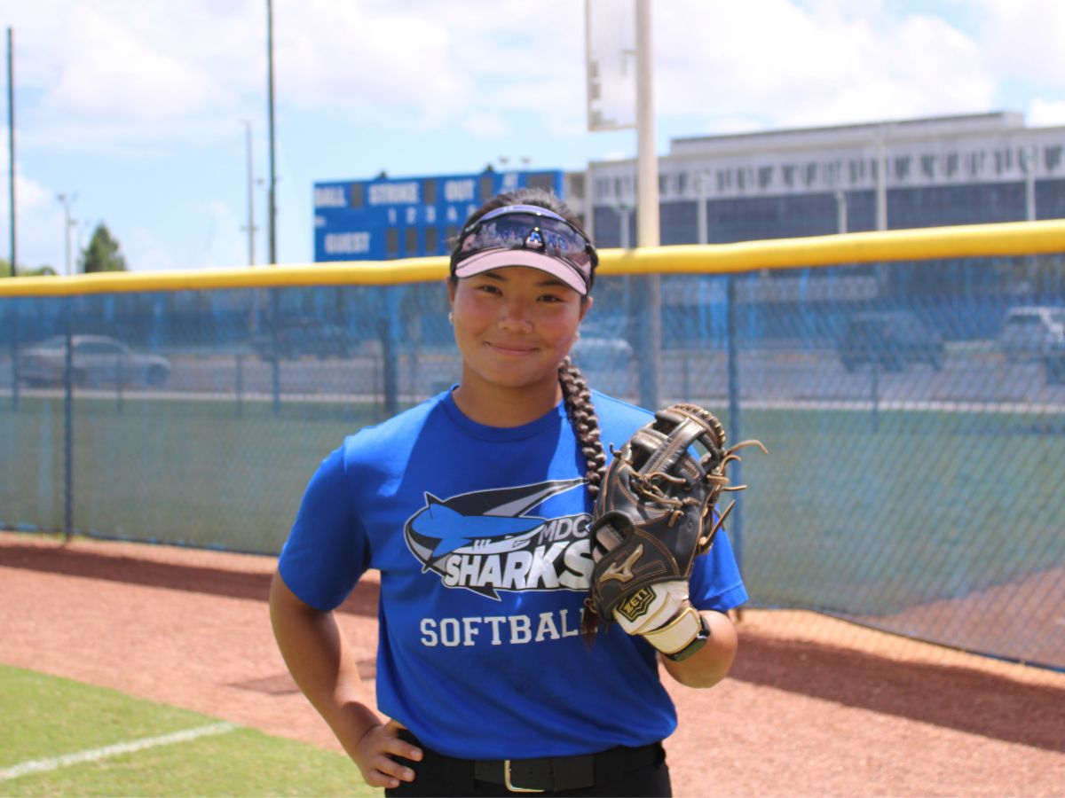 Sophomore Amanda Handa leads the Lady Sharks pitching staff this season with a 16–9 record, a 1.73 ERA , 135 strikeouts and a miniscule 1.11 WHIP.
