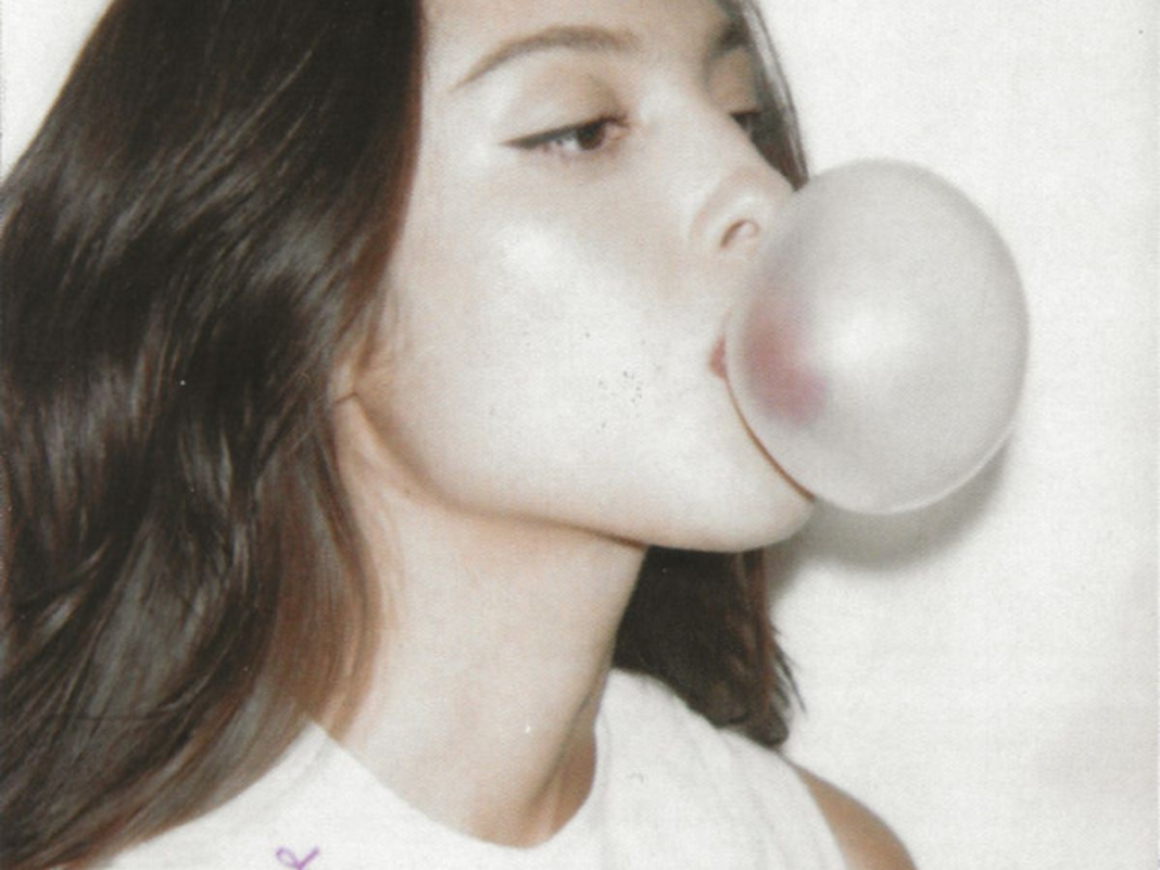 Fernanda Ocampo reviews Drop Dead, Olivia Rodrigo’s new love anthem. The single, released in April, marks a soft yet experimental shift from her previous albums Sour and Guts.