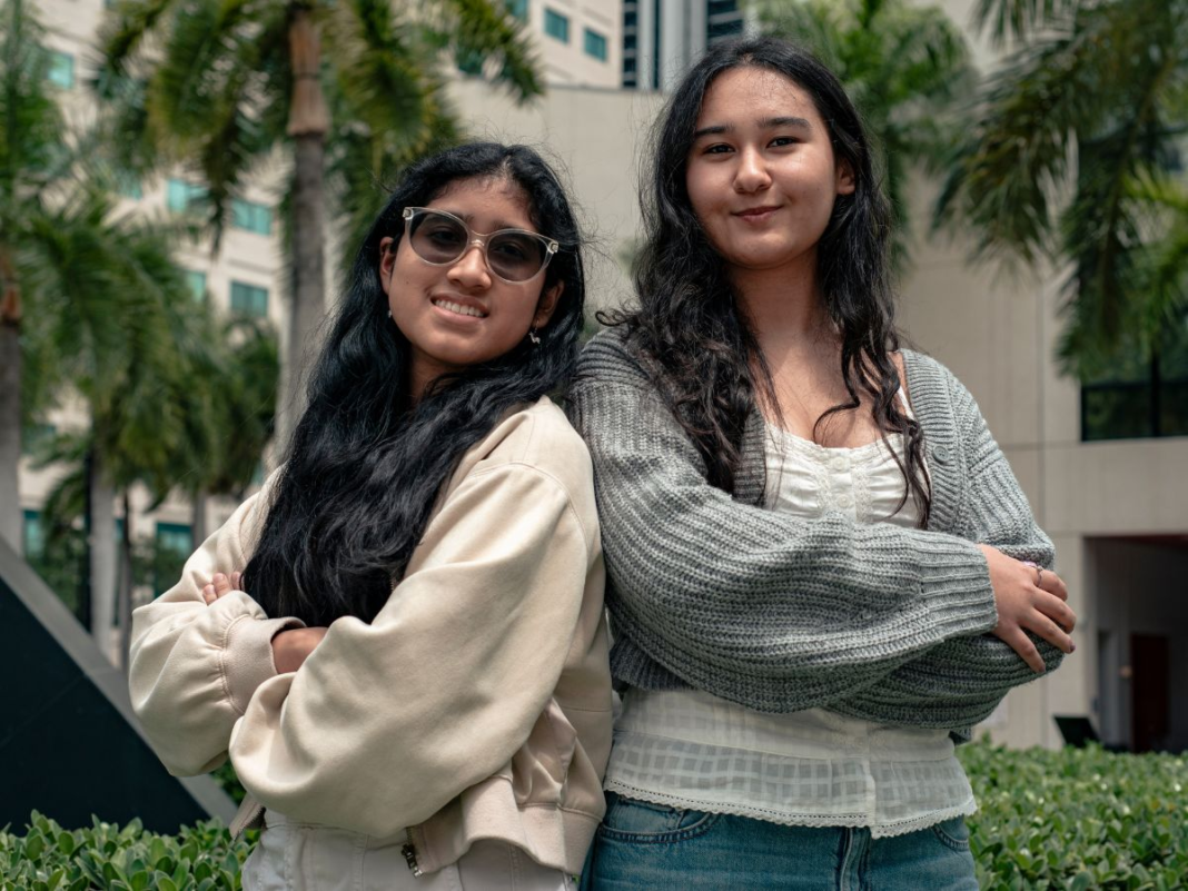 The National Association of Hispanic Journalists’ South Florida Chapter awarded $1,250 summer scholarships to two Wolfson Campus students on the staff of The Reporter.