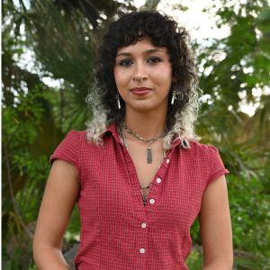 Headshot of Reporter photographer Evelyn Salas