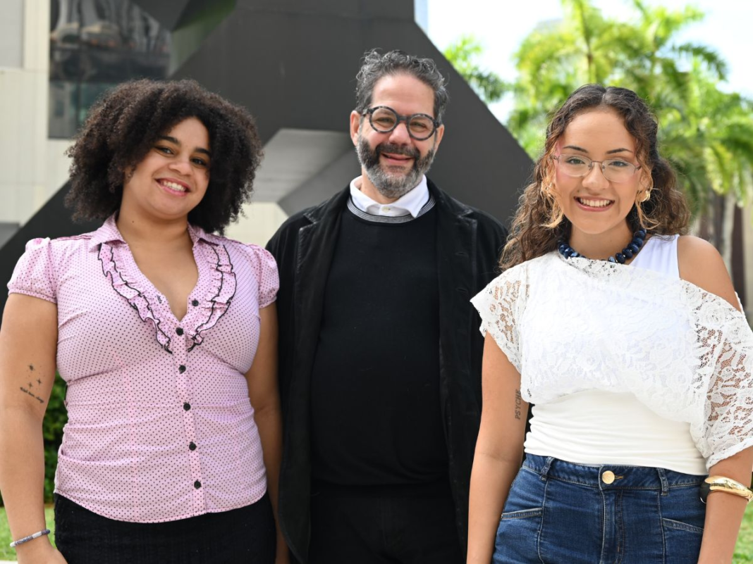 Miami Fashion Institute professor Saul Kapilivsky is pictured with Maria Sanchez (on the right) and Jazmin Stroughter at Wolfson Campus.